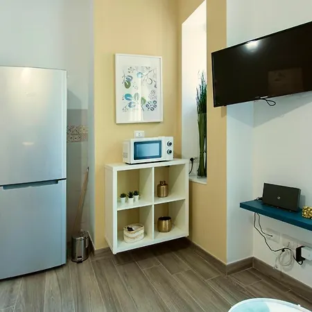 Etta - Close Vatican Museum Apartment *