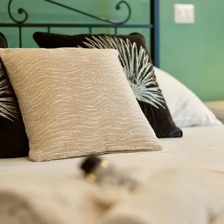 Etta - Close Vatican Museum * Rome