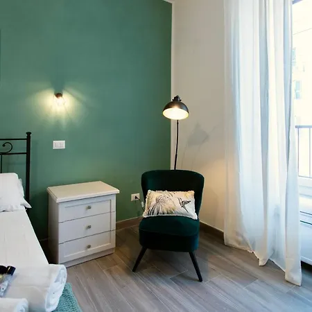 Etta - Close Vatican Museum *